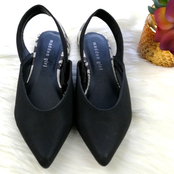 Madden Girl Black Slingback Pointed Toe Flats Size 5.5 - Picture 2 of 6